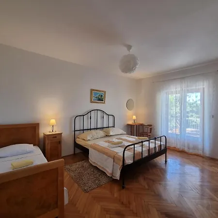 Cozy With Seafront Terraces Apartman *