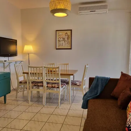 Cozy With Seafront Terraces * Omis