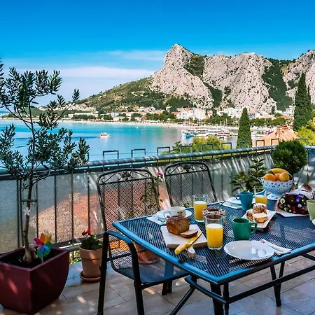 Cozy With Seafront Terraces