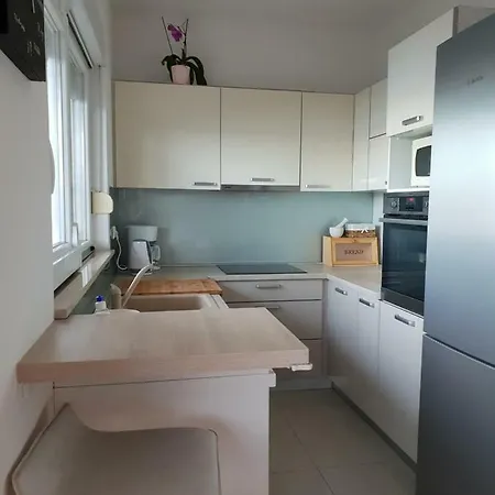 Cozy With Seafront Terraces * Omis
