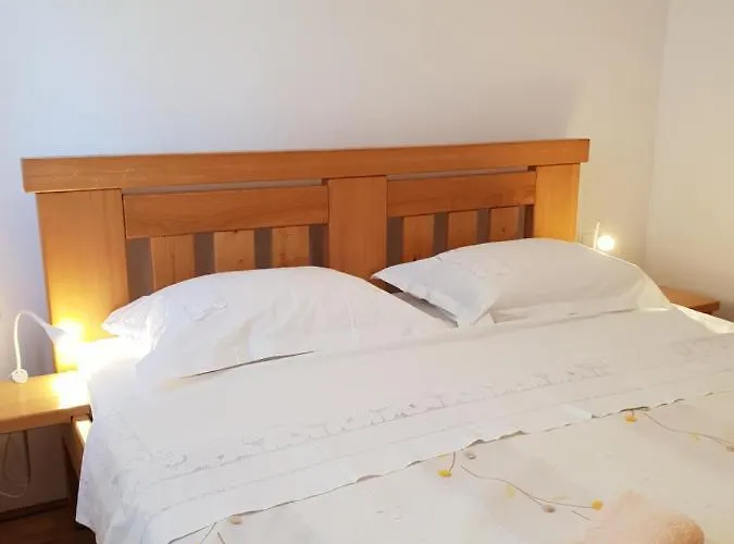 Apartman Cozy With Seafront Terraces