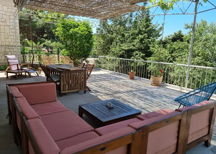 Cozy With Seafront Terraces * Omis